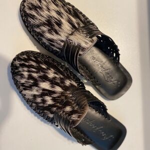 Free People Wanderer Woven Flat